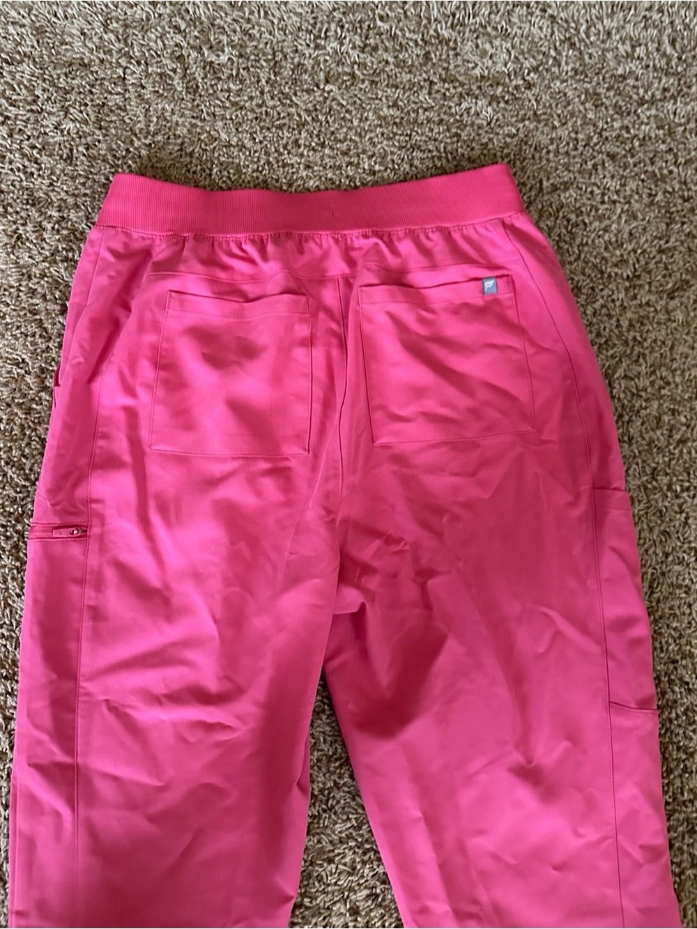 Pink Fabletics Scrub Set Large - Picture 6 of 11